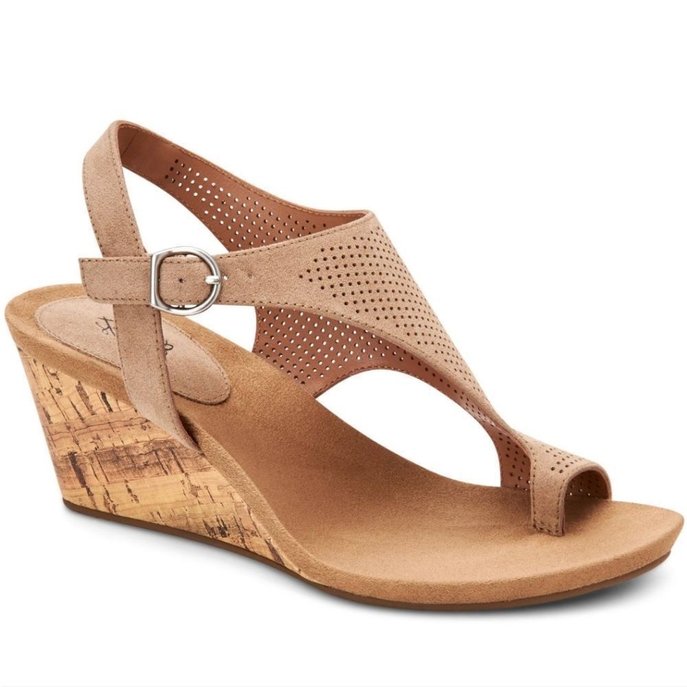 NEWS TYLE & COMPANY Womens Perforated Adjustable Strap Cushioned Maddyson SANDAL